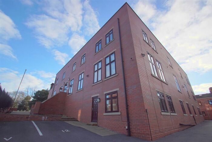 3 Bedroom Flat To Rent In Abbots Mews, Burley, Leeds LS4