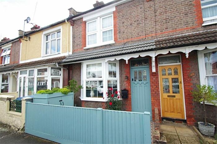 2 Bedroom Terraced House To Rent In Chester Road, Watford, WD18