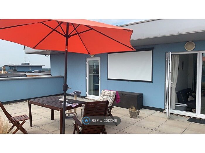 2 Bedroom Flat To Rent In Peebles Court, Croydon, CR0