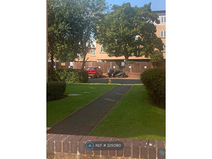 1 Bedroom Flat To Rent In Doyle Road, London, SE25