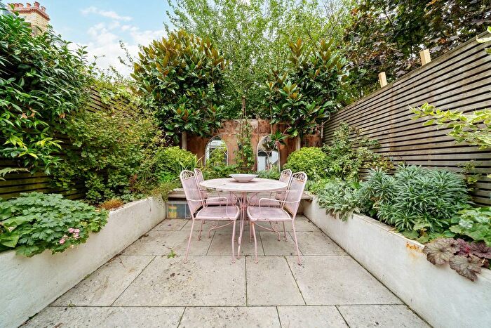 5 Bedroom Terraced House For Sale In Frithville Gardens, Shepherd's Bush, London, W12