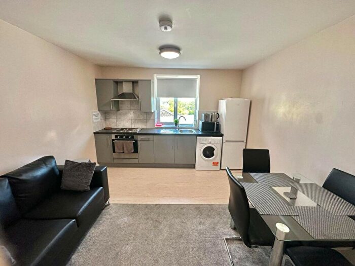 2 Bedroom Apartment To Rent In Lockwood Road, Huddersfield, HD1