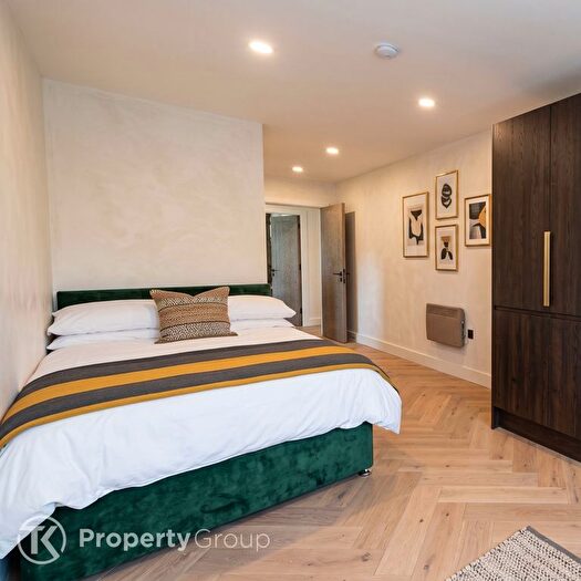 Studio For Sale In , NG9