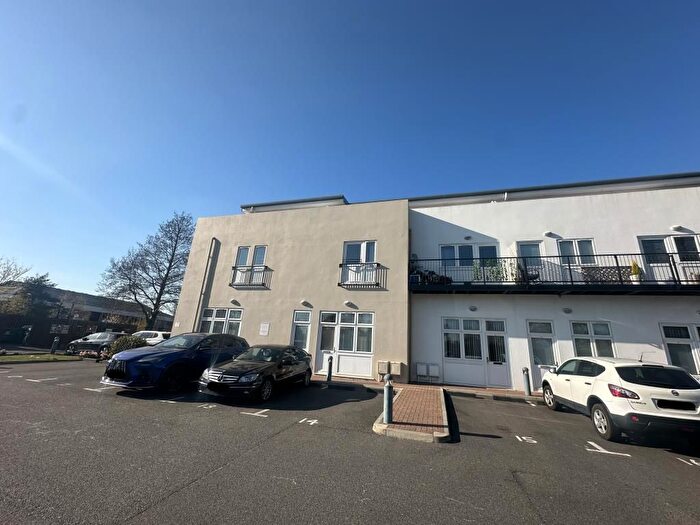 1 Bedroom Maisonette To Rent In Dwight Road, Watford, WD18