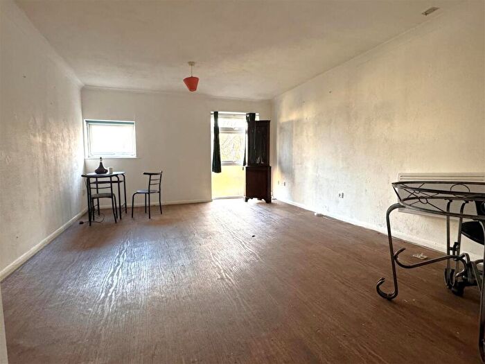 1 Bedroom Flat To Rent In Kempton Close, Erith, DA8