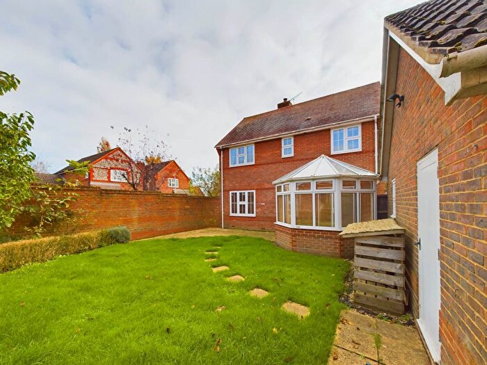 4 Bedroom Detached House For Sale In Church Farm Close, Bierton, Aylesbury, HP22