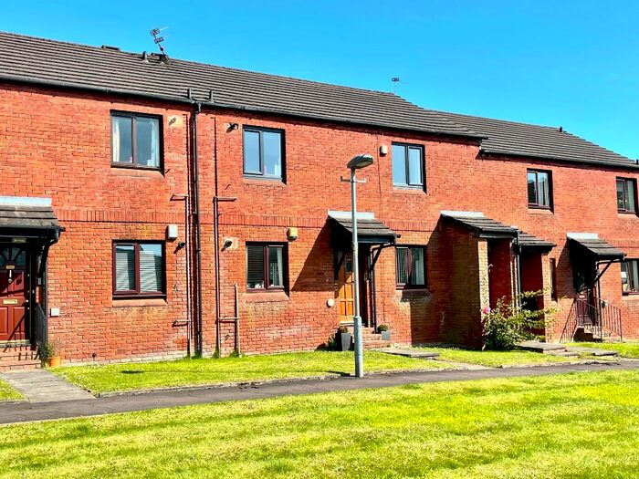 2 Bedroom Flat To Rent In Spencer Street, Anniesland, Glasgow, G13