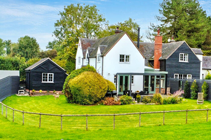 4 Bedroom Semi-Detached House For Sale In Squashley Bank, Roston, DE6