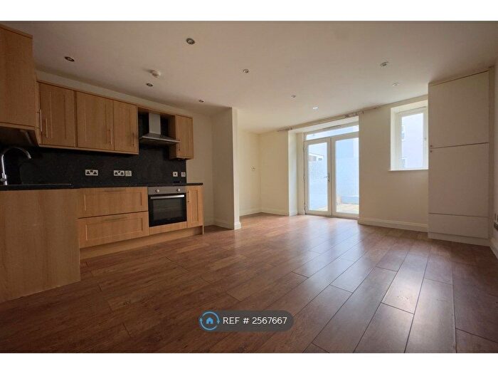 1 Bedroom Flat To Rent In Camden Road, Ramsgate, CT11