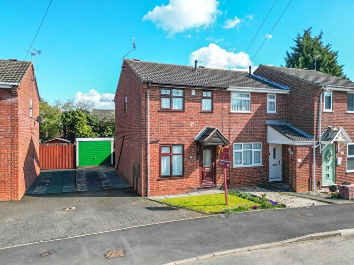 2 Bedroom End Of Terrace House For Sale In Freesland Rise, Nuneaton, CV10