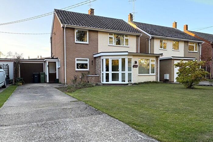 3 Bedroom Detached House For Sale In Hall Road, Panfield, Essex, CM7