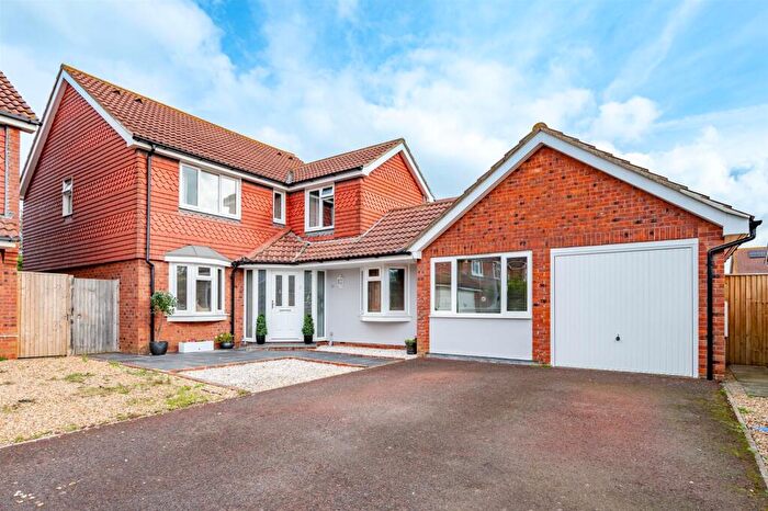 4 Bedroom House For Sale In Wellington Park, Seaford, BN25