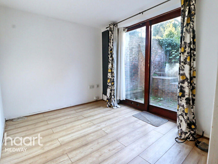 Studio To Rent In High Street, Rochester, ME1