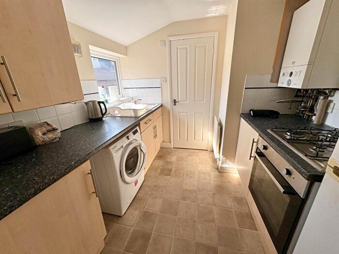 1 Bedroom Flat To Rent In Cobden Road, Chesterfield, S40