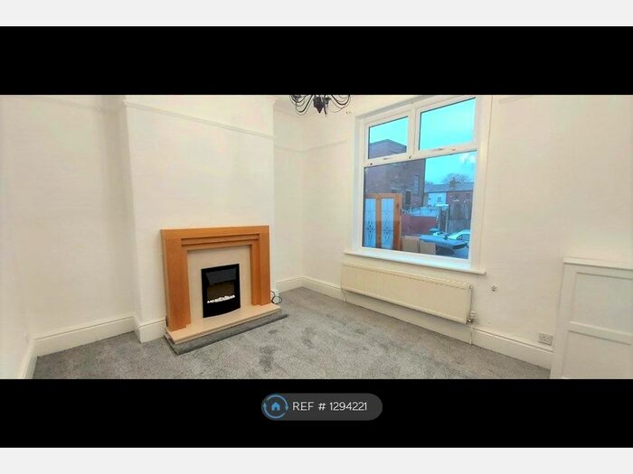 3 Bedroom Terraced House To Rent In Pool Bank Street, Middleton, Manchester M24