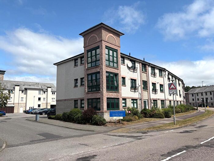 3 Bedroom Flat To Rent In Grandholm Crescent, Grandholm, Aberdeen, AB22