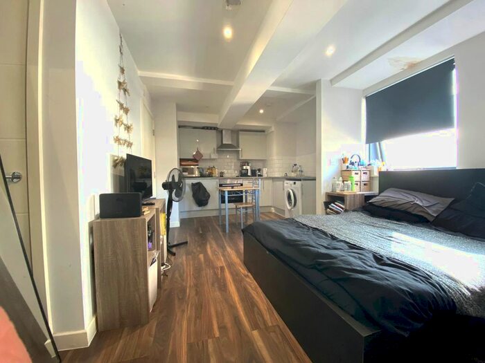 Studio To Rent In Junction Road, Harrow, HA1