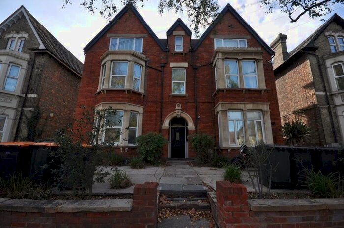 Studio To Rent In Clapham Road, Bedford, Bedfordshire, MK41