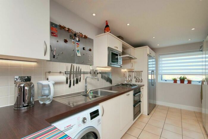 2 Bedroom Apartment To Rent In York Avenue, Hove, BN3