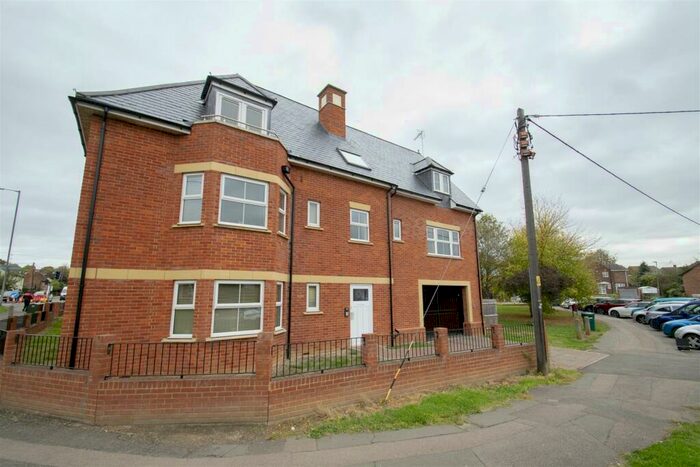 2 Bedroom Apartment To Rent In Vicarage Hill, Flitwick, MK45