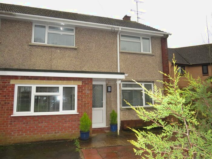 3 Bedroom House To Rent In Heathfield, Chippenham, SN15