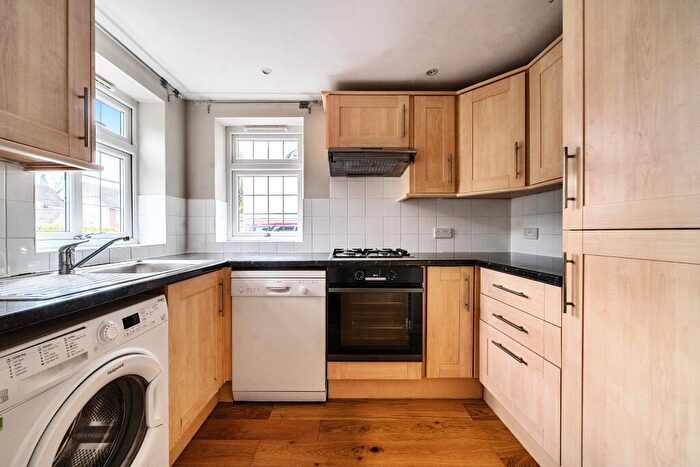 2 Bedroom Detached House To Rent In Haslemere, GU27