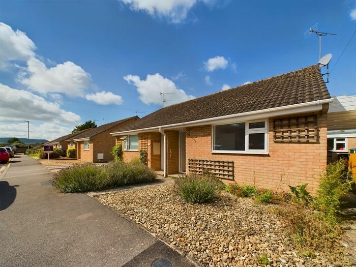 2 Bedroom Semi-Detached Bungalow To Rent In Adelaide Gardens, Stonehouse, GL10