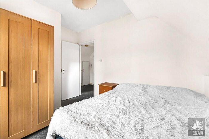 2 Bedroom Apartment To Rent In Wembury Road, London, N6