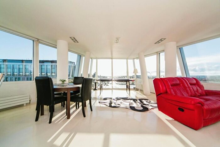 3 Bedroom Flat To Rent In Strand Street, Liverpool, L1