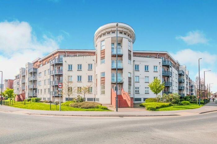 2 Bedroom Apartment To Rent In Kingsquarter, Maidenhead, SL6