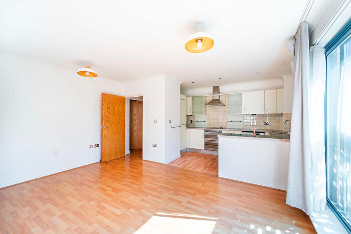 2 Bedroom Apartment To Rent In Tottenham Lane, Crouch End, London, N8