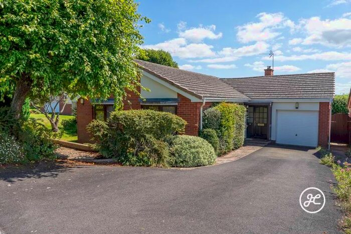 3 Bedroom Detached Bungalow For Sale In Mayfield Drive, Bridgwater, TA6