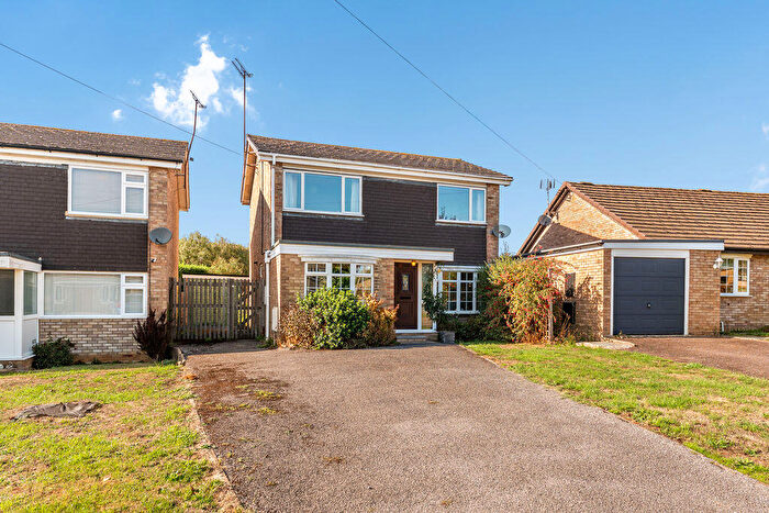 3 Bedroom Detached House For Sale In Cherrys Close, Bloxham - No Onward Chain, OX15
