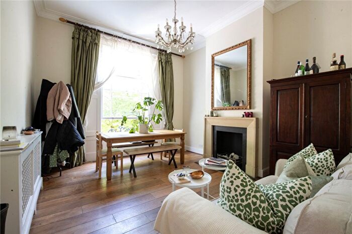 2 Bedroom Flat To Rent In Pembridge Villas, London, W11