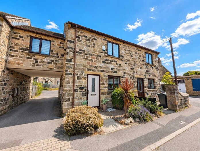 3 Bedroom Terraced House For Sale In Weavers Croft, Thackley, Bradford, BD10