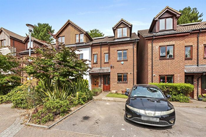 4 Bedroom Town House To Rent In John North Close, High Wycombe, HP11