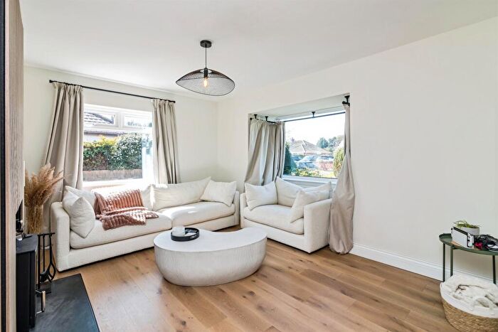 4 Bedroom Detached House For Sale In Gunton St. Peters Avenue, Lowestoft, NR32