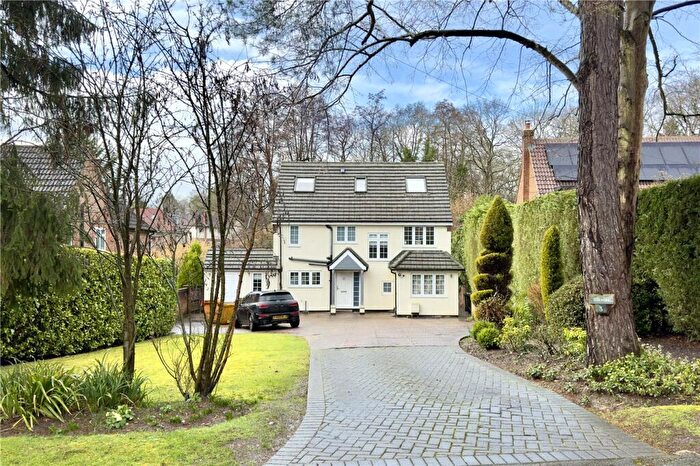 5 Bedroom Detached House To Rent In Uplands Close, Gerrards Cross, Buckinghamshire, SL9