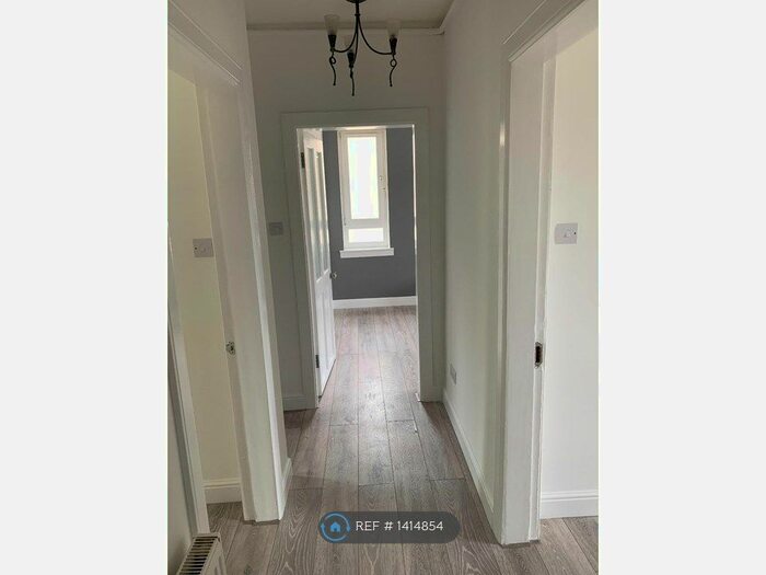 2 Bedroom Flat To Rent In Loganlea Road, Edinburgh, EH7