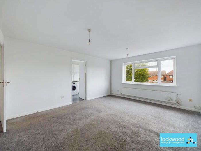 2 Bedroom Maisonette To Rent In Ashford Crescent, Ashford, TW15