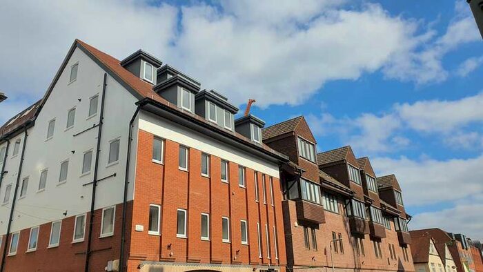 2 Bedroom Apartment To Rent In Station Road, Gerrards Cross, SL9