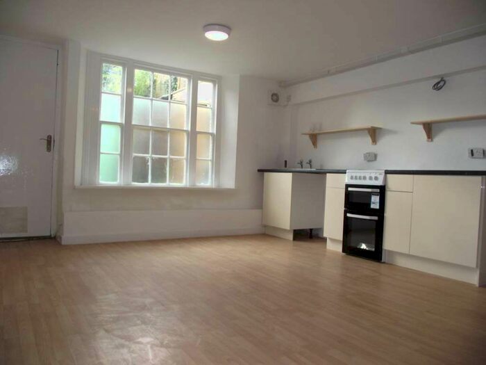 1 Bedroom Maisonette To Rent In Market End, Coggeshall, CO6