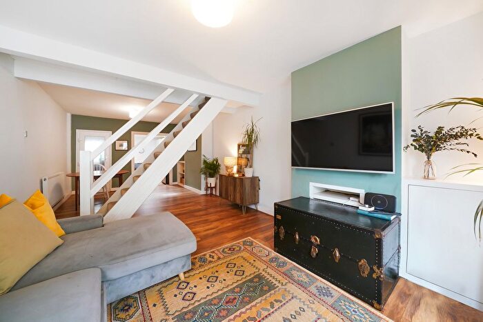 2 Bedroom Cottage For Sale In Spencer Place, Croydon, CR0