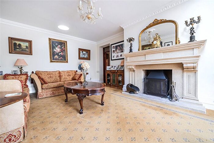 6 Bedroom Detached House For Sale In Links Lane, Rowlands Castle, PO9