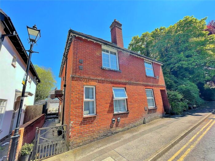 1 Bedroom Maisonette To Rent In Station Road, Godalming, Surrey, GU7