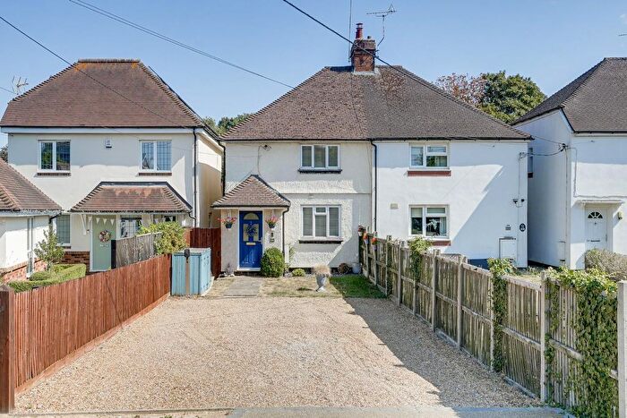 3 Bedroom Semi-Detached House For Sale In Reach Lane, Heath And Reach, LU7