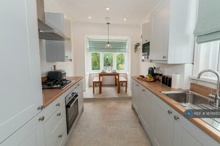 3 Bedroom Flat To Rent In Beaufort Road, Bournemouth, BH6