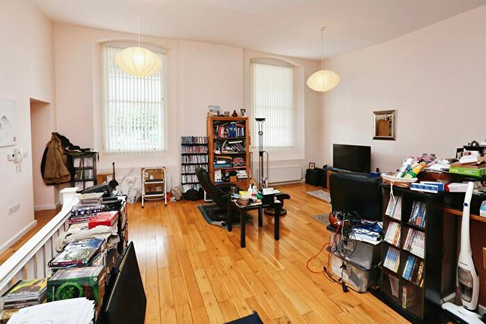2 Bedroom Apartment For Sale In St. Georges Walk, Gosport, PO12