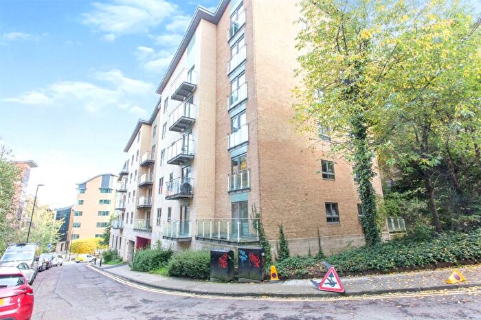 2 Bedroom Flat For Sale In Manor Chare, Newcastle Upon Tyne, Tyne And Wear, NE1