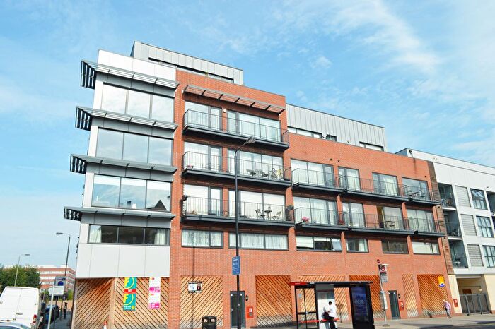 2 Bedroom Flat To Rent In Recovery Street, Tooting Broadway, London, SW17